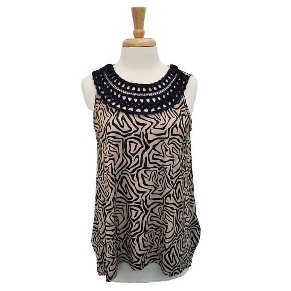 Valerie Stevens Tops - Valerie Stevens Womens M Beige Black Abstract Sleeveless Blouse Crochet Neckline